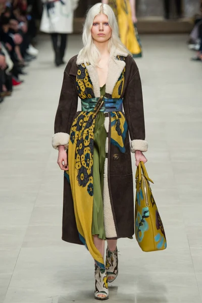 Look 18